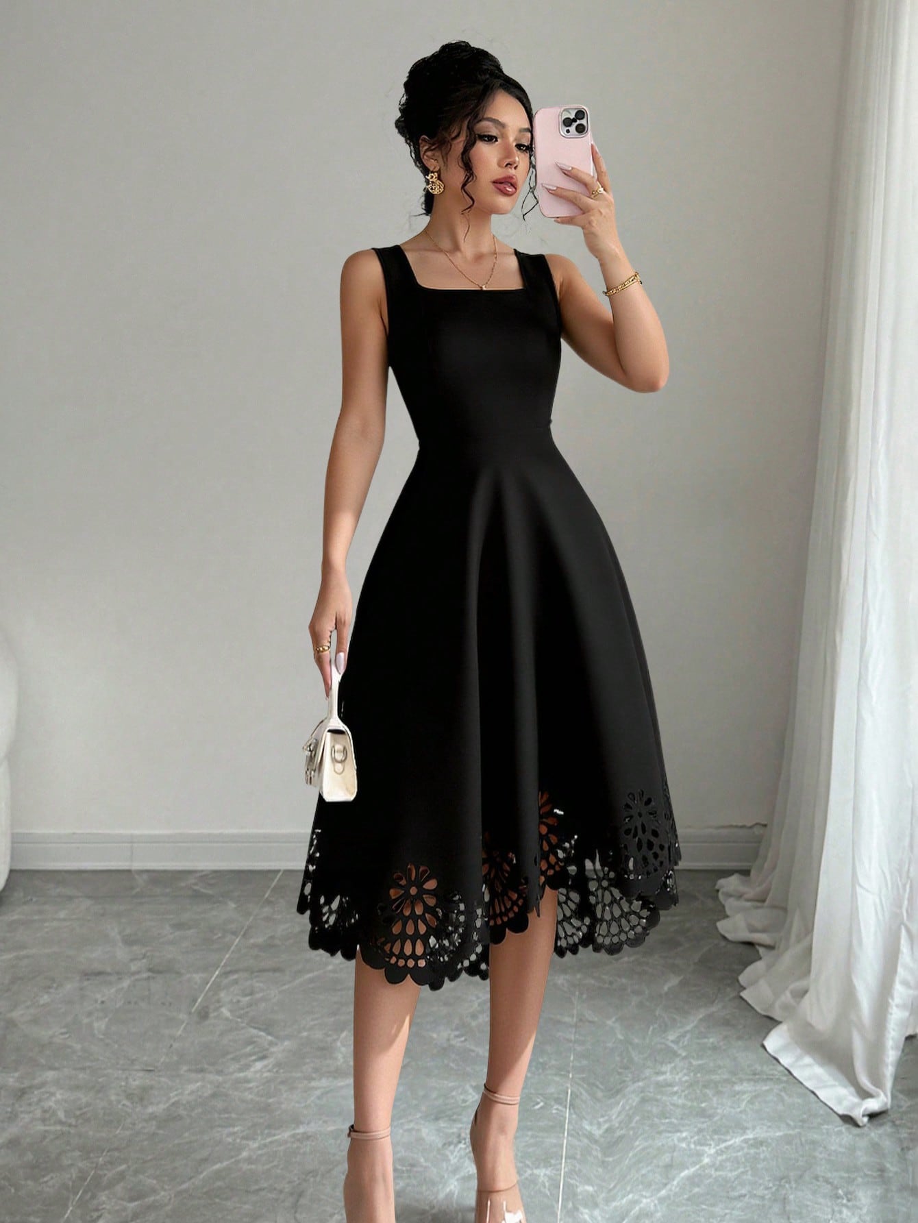 Minimalist Black Fit-and-Flare - Industrial Fiber Laser recensione e prezzo
