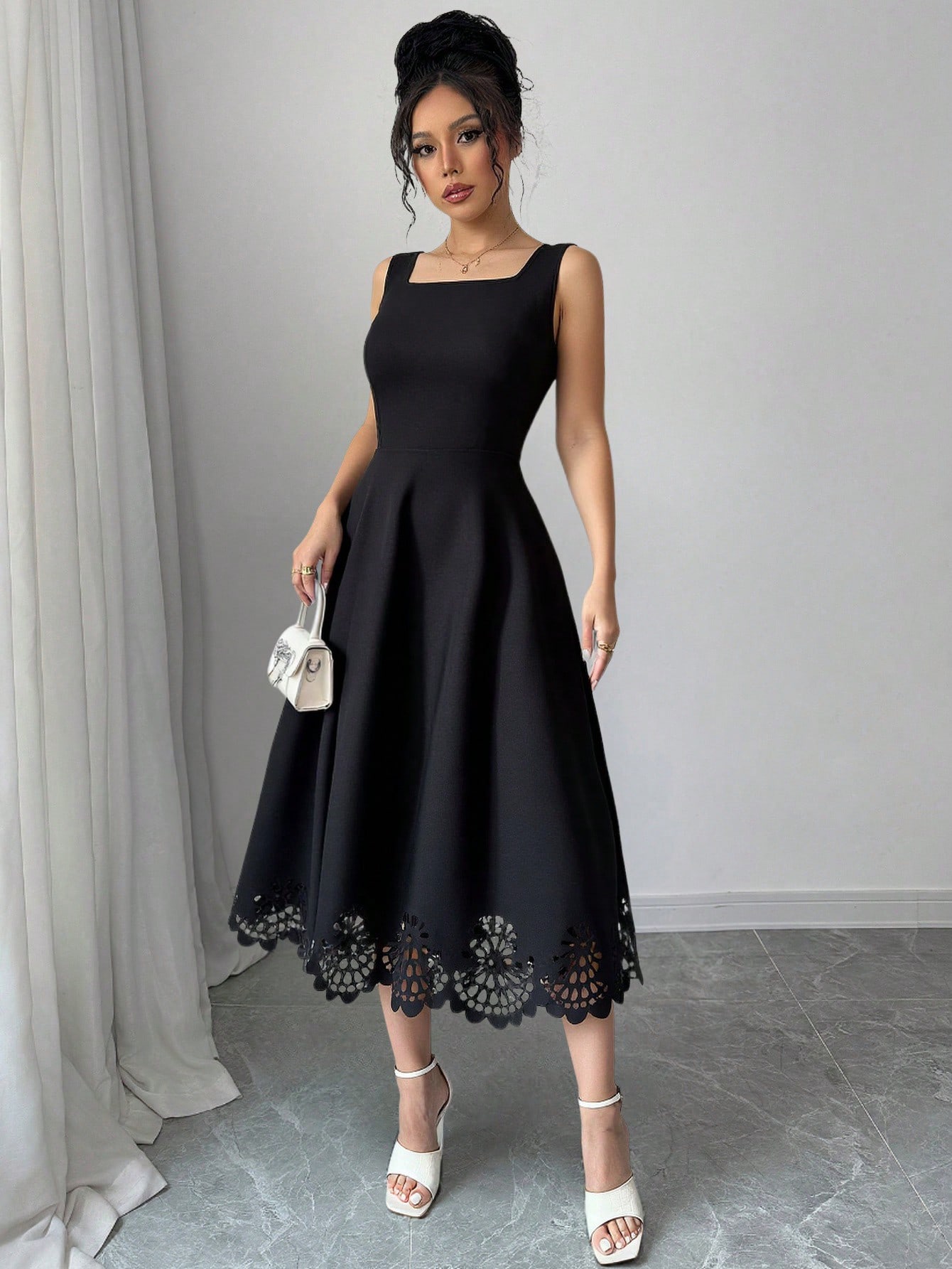 Minimalist Black Fit-and-Flare - Industrial Fiber Laser recensione e prezzo