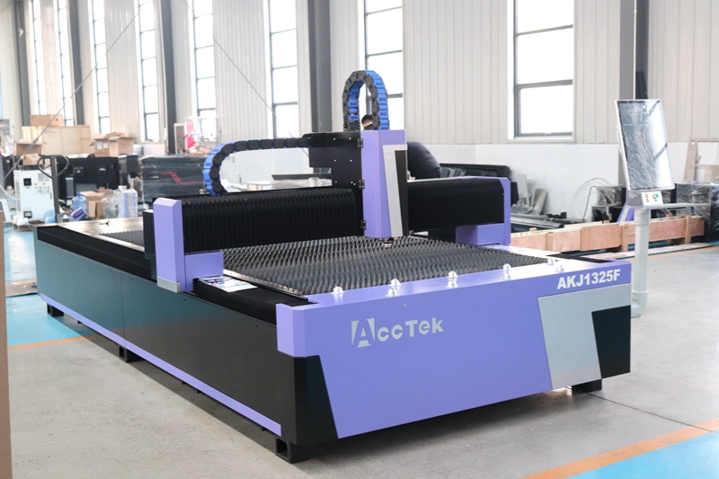 China Industrial Laser Cutter  - Industrial Laser Cutter Price recensione e prezzo