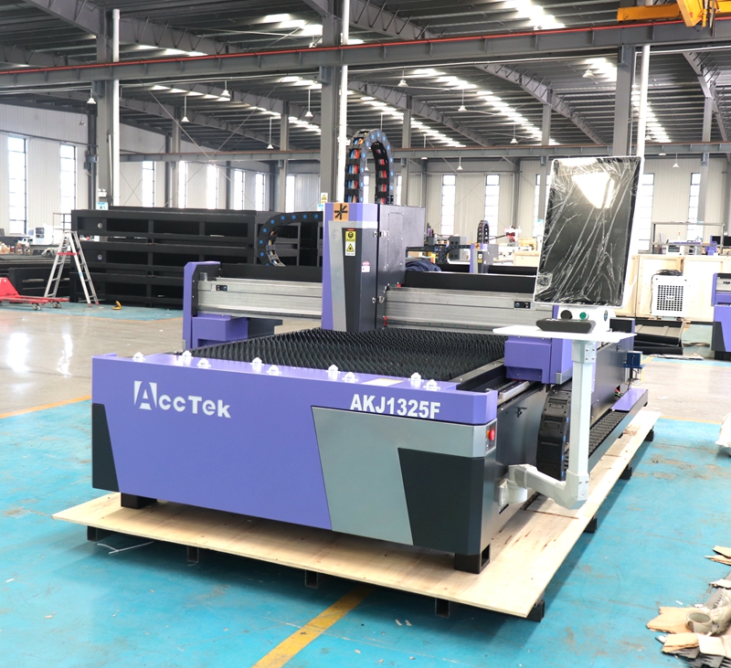 China Industrial Laser Cutter  - Industrial Laser Cutter Price recensione e prezzo